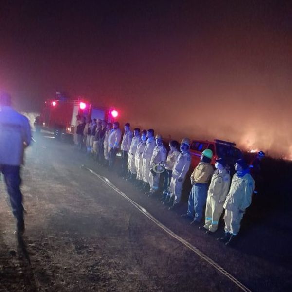 Tras nueve horas de trabajo, bomberos controlan incendio en Tati Yupi - ADN Digital