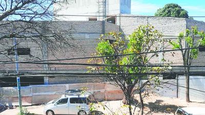 Vecinos le hacen la guerra a futuro motel