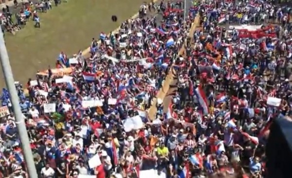 Manifestación “contra la mafia” en el Multiviaducto