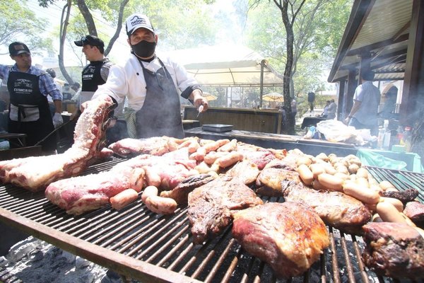 Crónica / Una “deliciosa” competencia se dio en la Expo con parrilleros