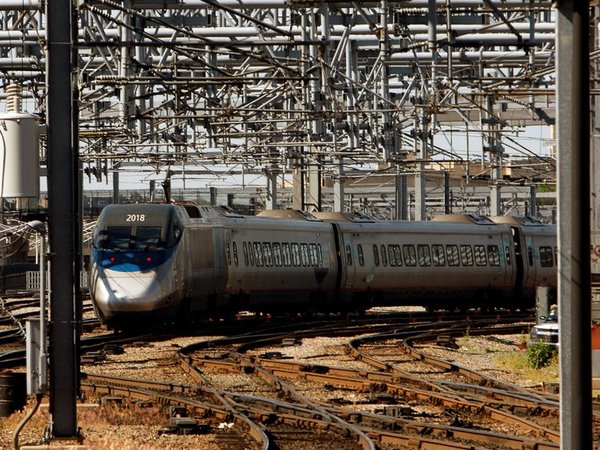 Al menos tres personas murieron al descarrilarse un tren de pasajeros en Estados Unidos | Ñanduti