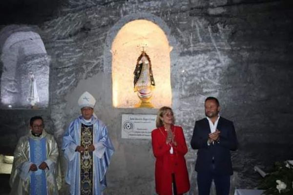 La Replica de la Virgen de Caacupé ya fue entronizada en la Catedral de Sal de Colombia - Nacionales - ABC Color