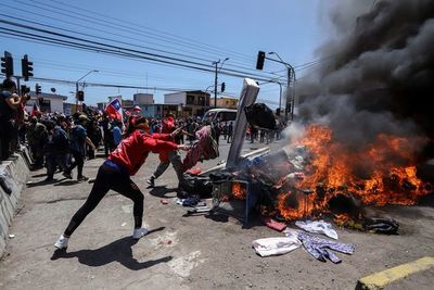 Marcha antiinmigrantes termina con incidentes violentos en Chile - ADN Digital