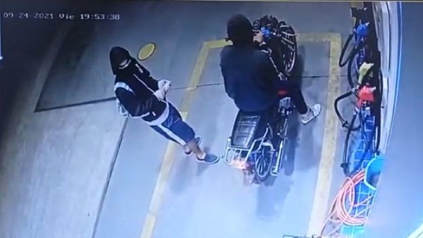Delincuentes roban a playero de una estación de servicios en Luque