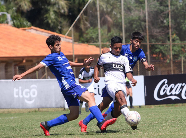Olimpia al frente de la Sub 15 - APF