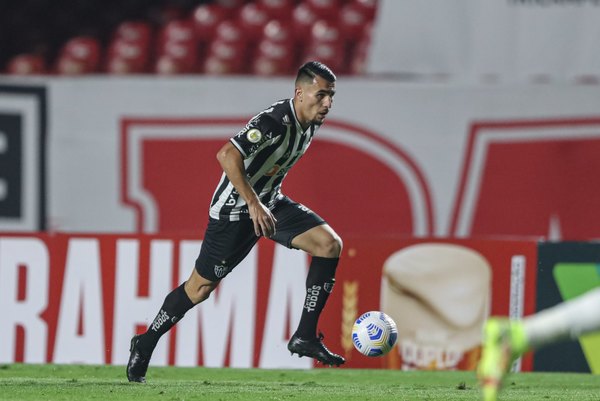 El Mineiro de Alonso saca ventaja arriba aprovechando la caída del Palmeiras de Gómez