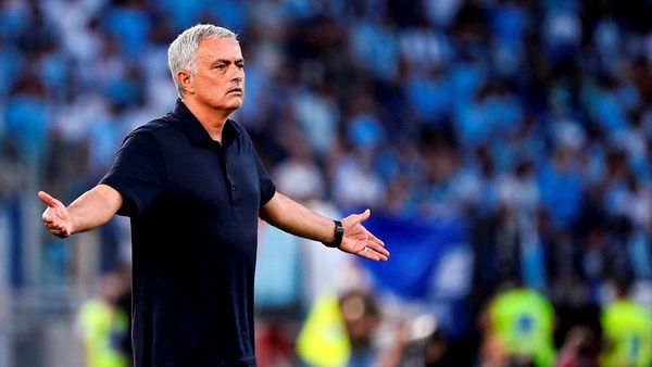 José Mourinho arremete contra el arbitraje