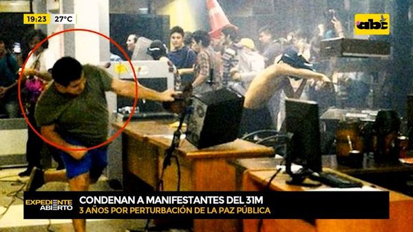 Condenan a manifestantes del 31 M a 3 años, por perturbación de la paz pública - ABC Noticias - ABC Color