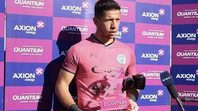 Con los paraguayos,  Godoy   golea al Rojo