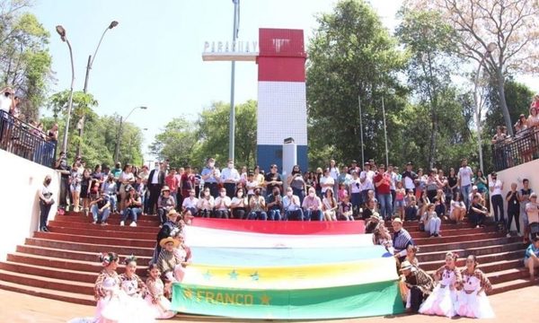 Presidente Franco conmemoró el Día Mundial del Turismo con festival en el Hito Tres Fronteras