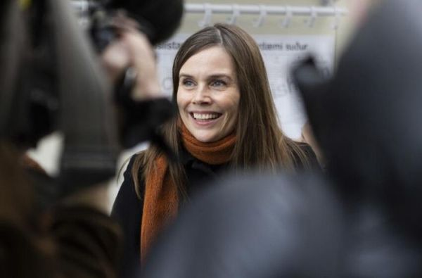 Mujeres copan el parlamento en Islandia