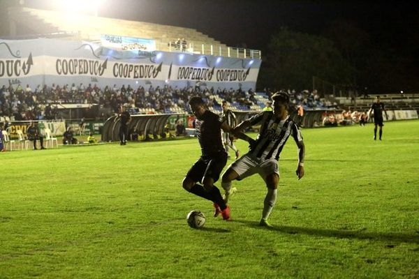 Cáceres, sobre Garnero: “Siempre se queja del campo de juego” - Guaireña - ABC Color