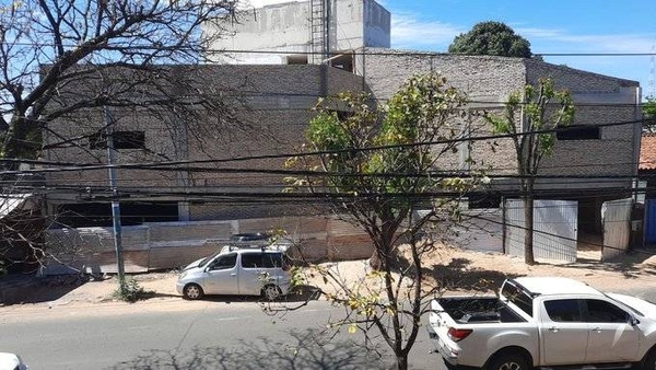 Diario HOY | Vecinos en pie de guerra contra futuro motel en Fernando de la Mora