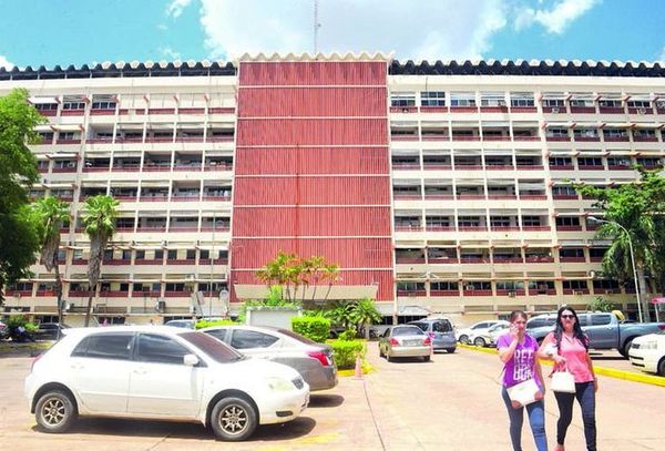 Siguen controles a empresas con sospecha de fraude al IPS - Nacionales - ABC Color
