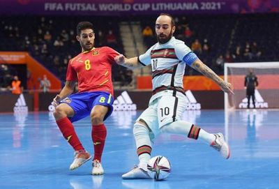 Portugal remonta a España y jugará semis contra Kazajistán