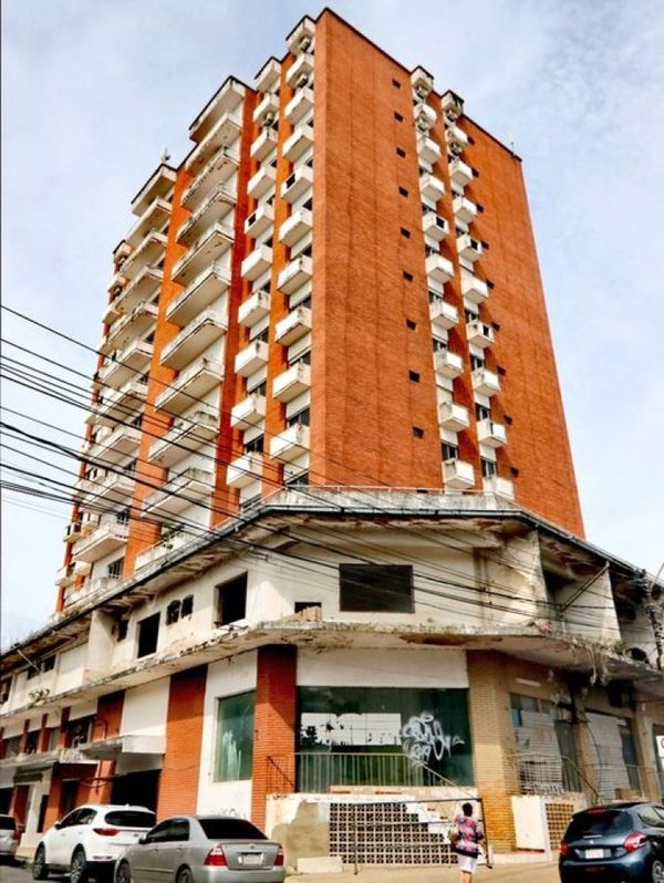 Ex jefe de UOC del MEC recusa a todo el Tribunal