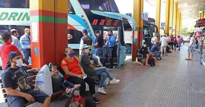 La Nación / Registran poco movimiento este lunes en la Terminal de Ómnibus pese al feriado