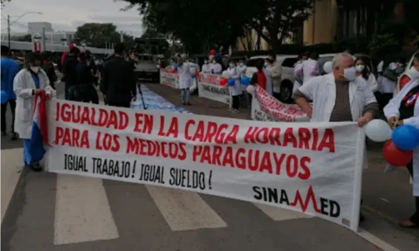 Huelga nacional de médicos desde este martes, solo aseguran servicio de urgencias