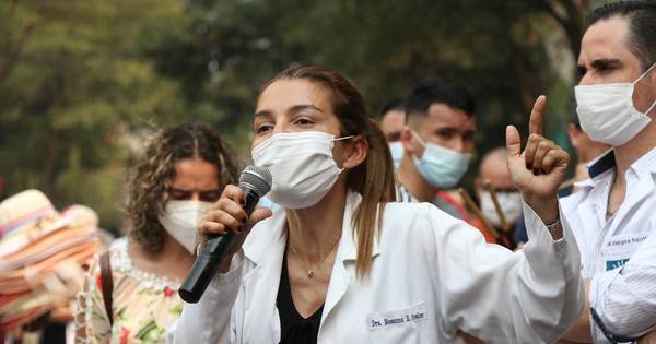 La Nación / Médicos garantizan atención en urgencias durante huelga de 14 días