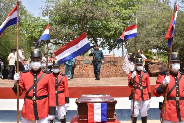 Emotiva ceremonia cívica en homenaje al cabo Olivorio Talavera - Nacionales - ABC Color