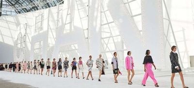 La Semana de la Moda abre en París con desfiles y mascarillas