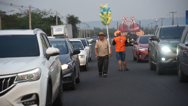 Éxodo masivo hacia el interior y megafiesta  con el puentazo