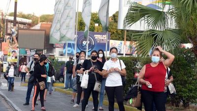 Transportistas torturan a usuarios con reguladas y cobros irregulares