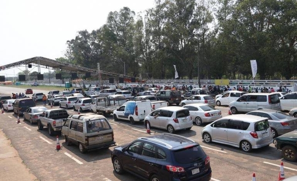 Diario HOY | Tras alta convocatoria en el feriado, prosigue hoy aplicación de primeras dosis