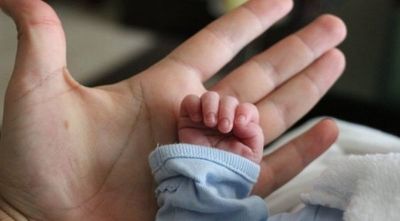 Mujer mató a su bebé recién nacido y lo tiró en un baldío