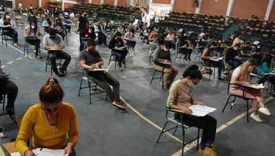 Con una participación del 81% finalizó el examen teórico para acceder a vacancias laborales en ITAIPU