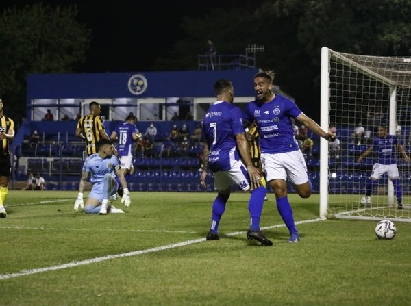 Sol de América tumba a Guaraní y deja sin invicto el clausura - .::Agencia IP::.