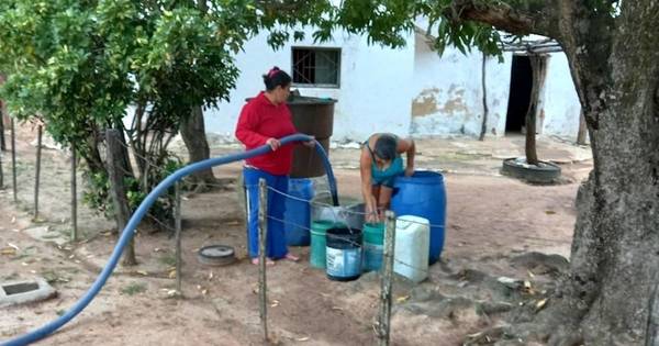 La Nación / Damnificados por sequía reciben agua potable