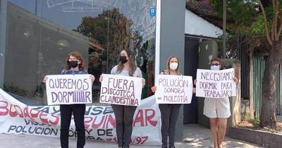 La Nación / Denuncian a bar por operar como una discoteca