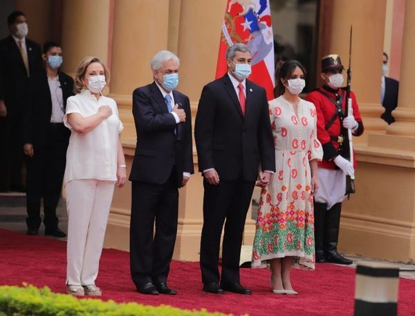 Mario Abdo recibió a Piñera en Palacio