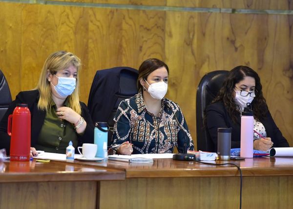 Recusación contra Tribunal suspende juicio al exintendente Roberto Cárdenas - Nacionales - ABC Color