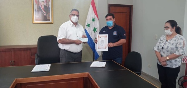 Gobernador entregó aporte económico a Bomberos Voluntarios - Noticiero Paraguay