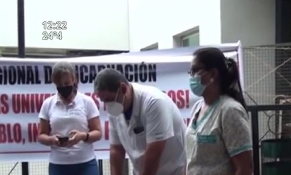 Médicos del Hospital Regional de Encarnación están en huelga - SNT