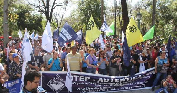 La Nación / Porcentaje de aumento para docentes dependerá de recaudación tributaria