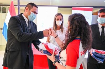 Abanderan a la Selección Paraguaya de Patinaje Artístico - ADN Digital