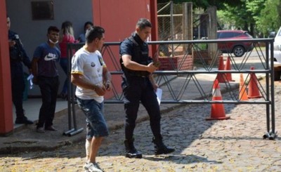 Imputan a un hombre por apuñalar a sus excuñados