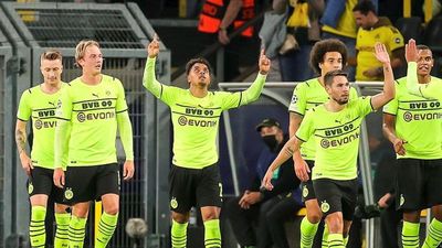 Donyell Malen ejerce de Haaland