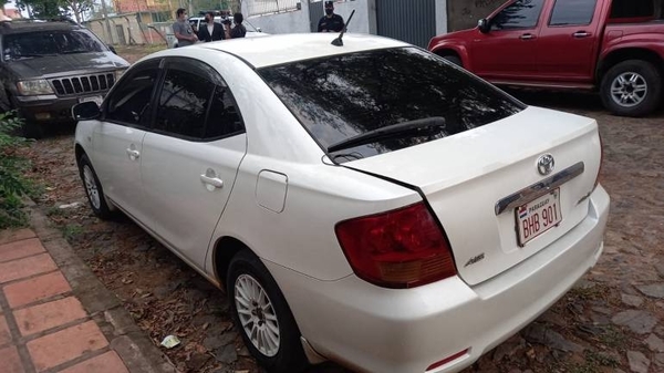 Diario HOY | Abandonan un vehículo e investigan relación con caso de sicariato en San Lorenzo
