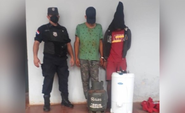 “Rateros” ingresaron a una vivienda y fueron reducidos por vecinos