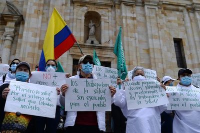 Colombianos plantan en las calles sus exigencias al gobierno y al Congreso - MarketData