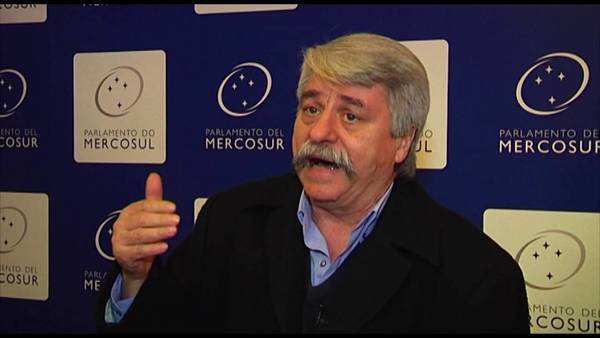 Parlasuriano pide declarar ilegal los desalojos de “sin tierras” - ADN Digital