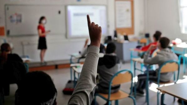 Aumento salarial a docentes dependerá de niveles de recaudación