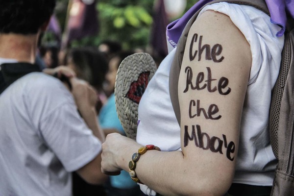 “Muchísimas mujeres están muriendo por culpa del aborto clandestino”, según activista | Ñanduti