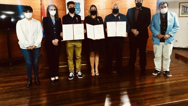 Familia Masulli recibió distinción por solidaridad en pandemia