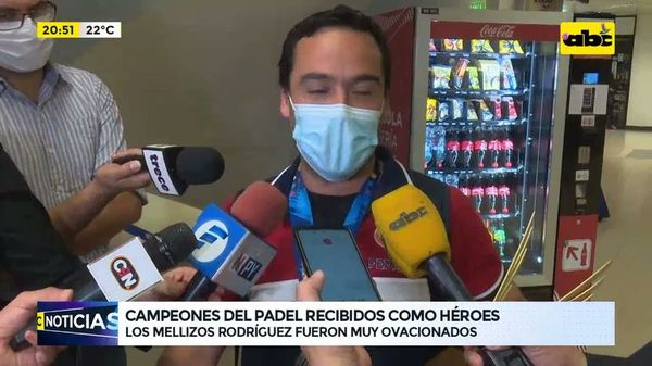 Campeones de pádel fueron recibidos como héroes - ABC Noticias - ABC Color