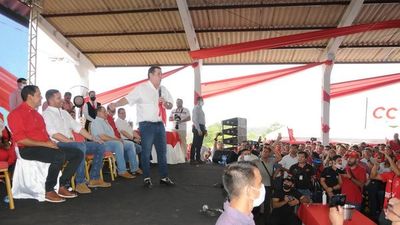 Horacio Cartes defendió a Ulises y criticó a los medios en Alto Paraná